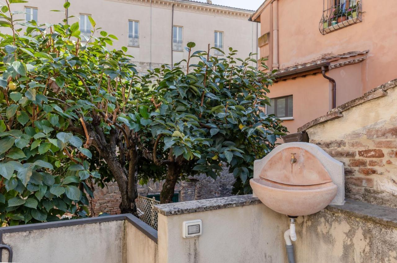 Appartamento Charming Terrace House In The Heart Of Perugia Esterno foto